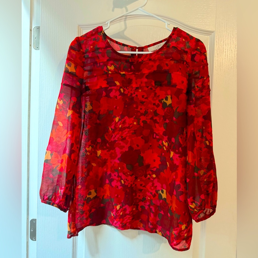 Red Floral Ann Taylor LOFT Blouse Sz M Lightweight